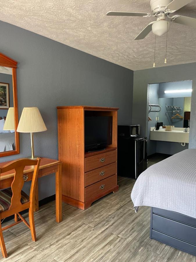 Deerfield Inn Adamsville Extérieur photo