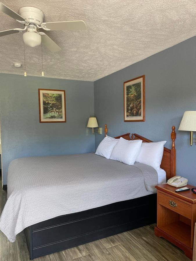Deerfield Inn Adamsville Extérieur photo