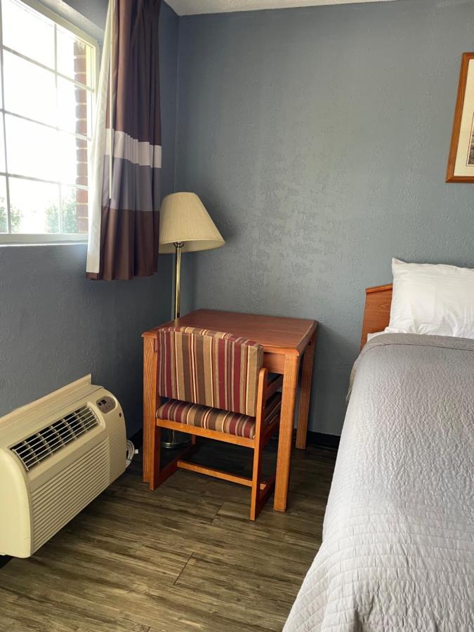 Deerfield Inn Adamsville Extérieur photo