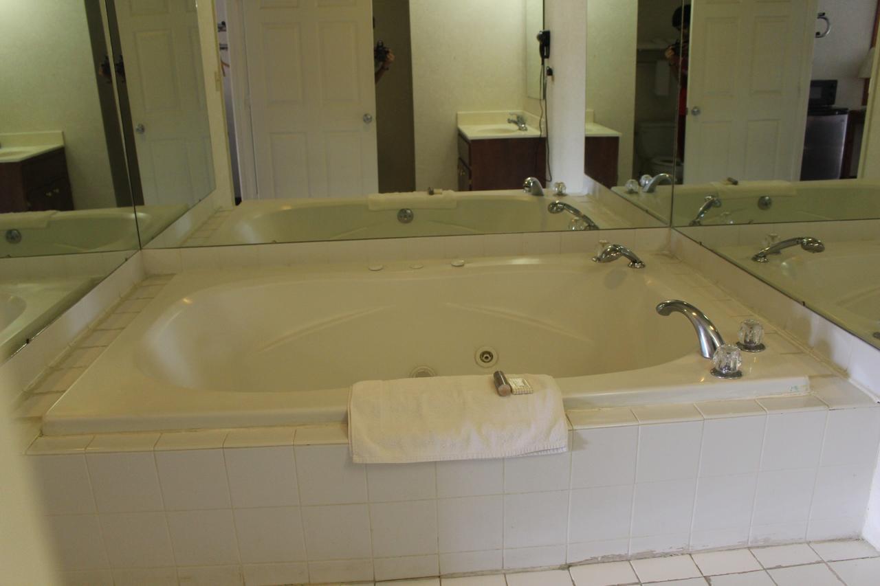Deerfield Inn Adamsville Extérieur photo
